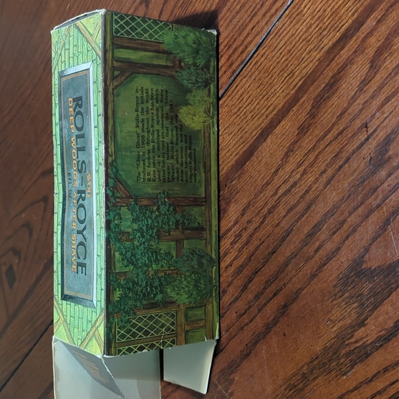 Avon Men's Rolls-Royce after shave bottle - Picture 3 of 3